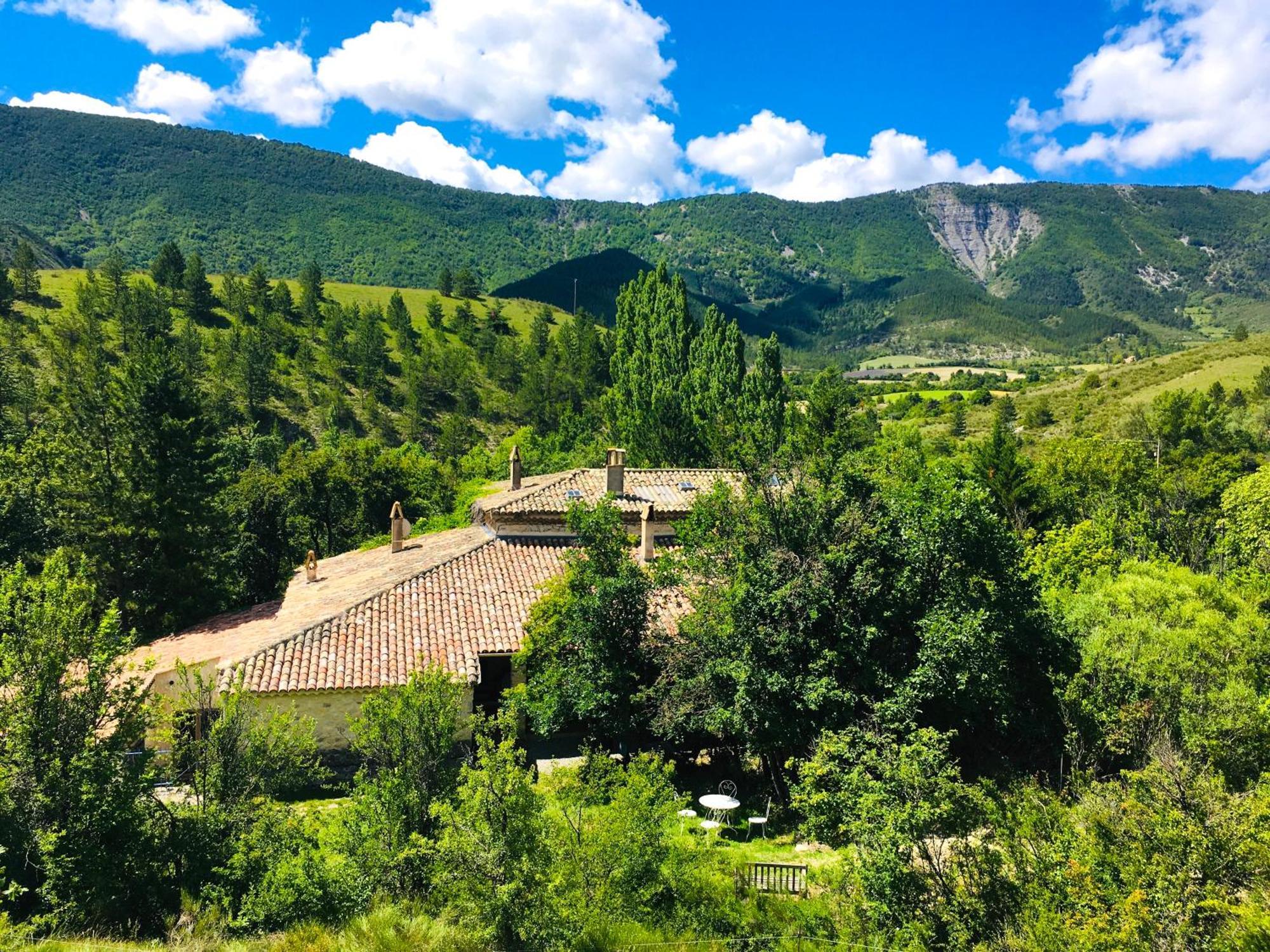 Le Moulin De La Viorne, Gite Avec Piscine Au Coeur De La Nature En Haute-Provence Les Omergues Esterno foto
